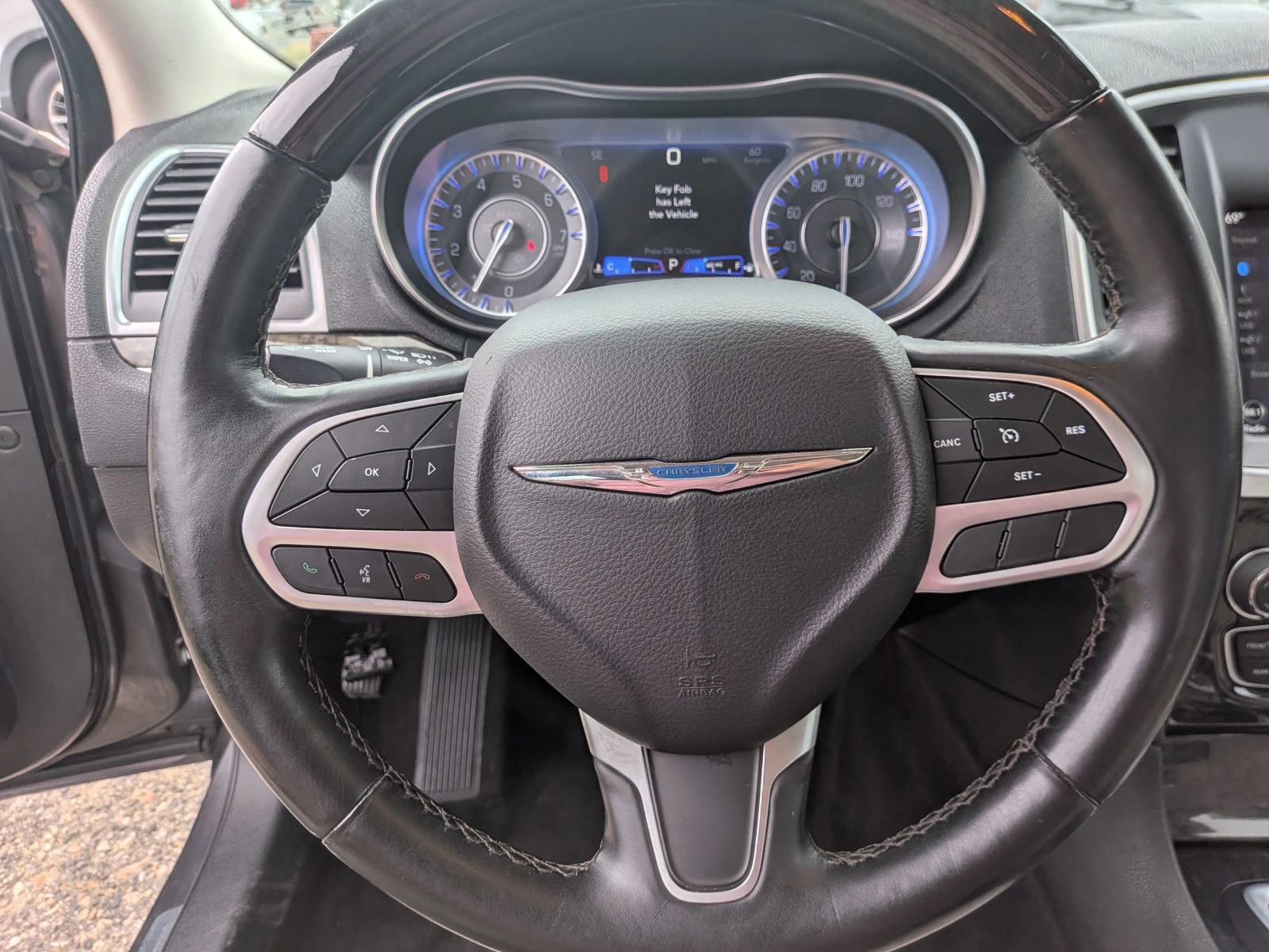 Used 2019 Chrysler 300 Limited RWD image 39