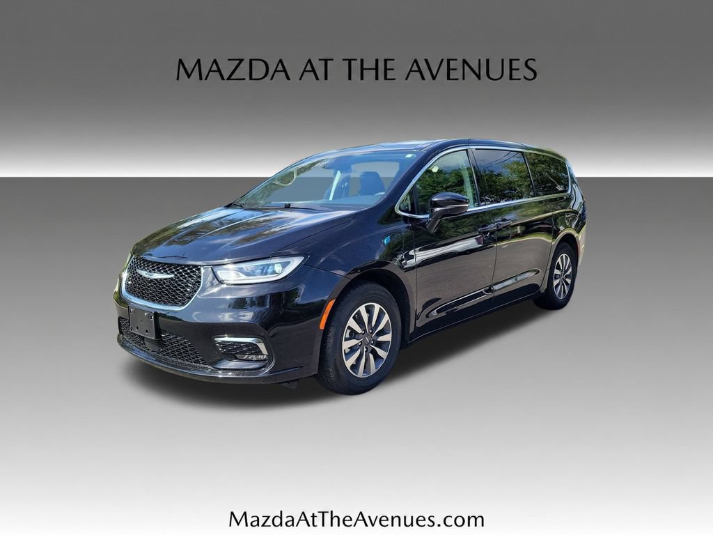 Used 2024 Chrysler Pacifica Limited FWD image 4