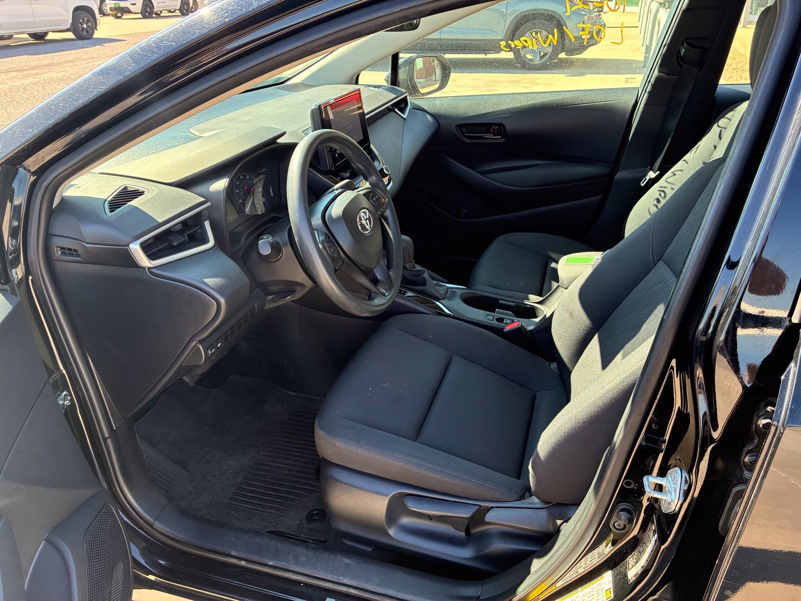 Used 2024 Toyota Corolla LE w/ LE Convenience Package FWD image 2
