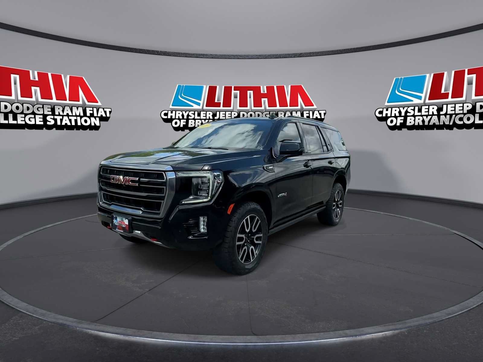 Used 2023 GMC Yukon AT4 w/ AT4 Premium Plus Package AWD/4WD image 3