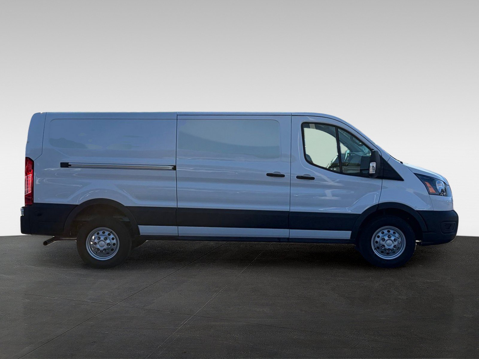 Used 2025 Ford Transit 150 Low Roof AWD image 4