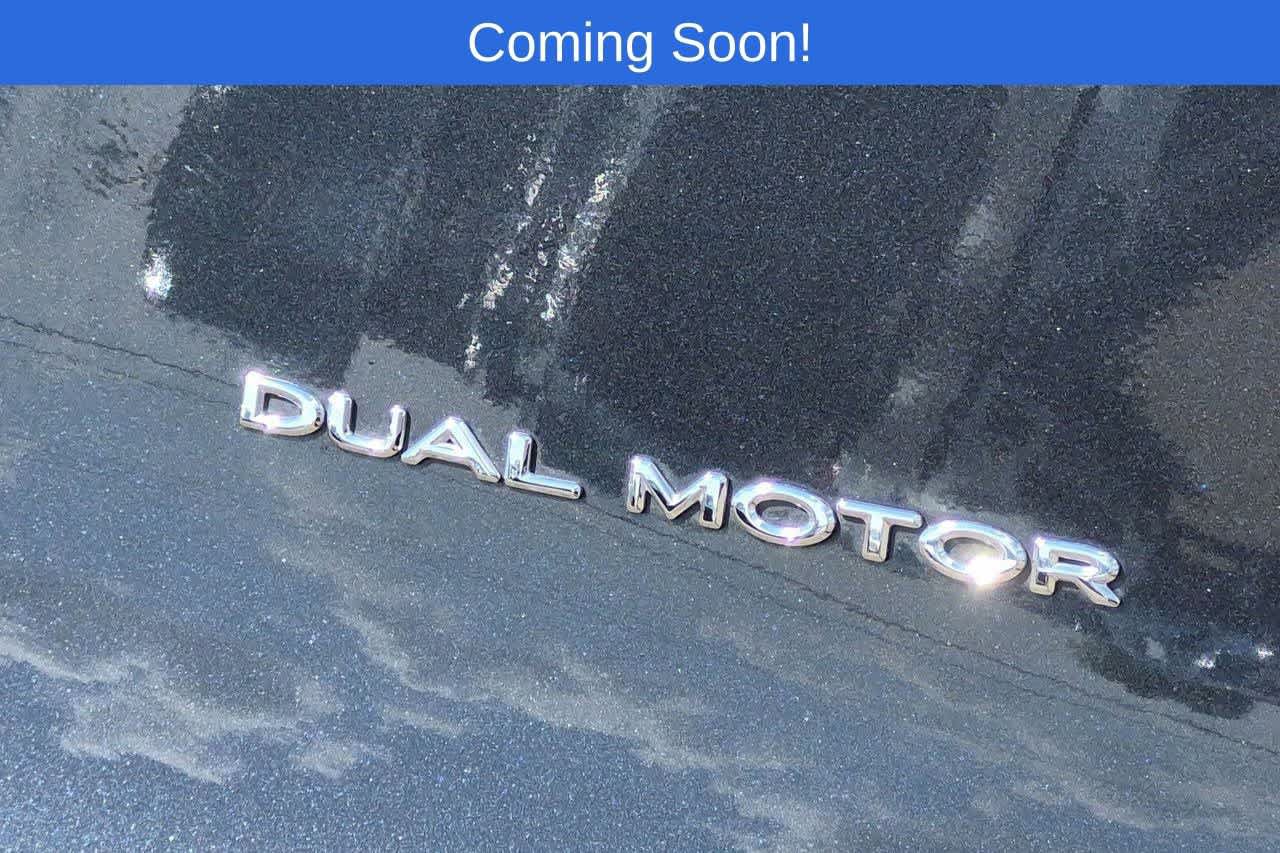 Used 2024 Tesla Model Y Long Range AWD/4WD image 12