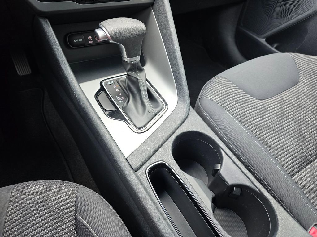 Used 2017 Kia Niro LX image 26