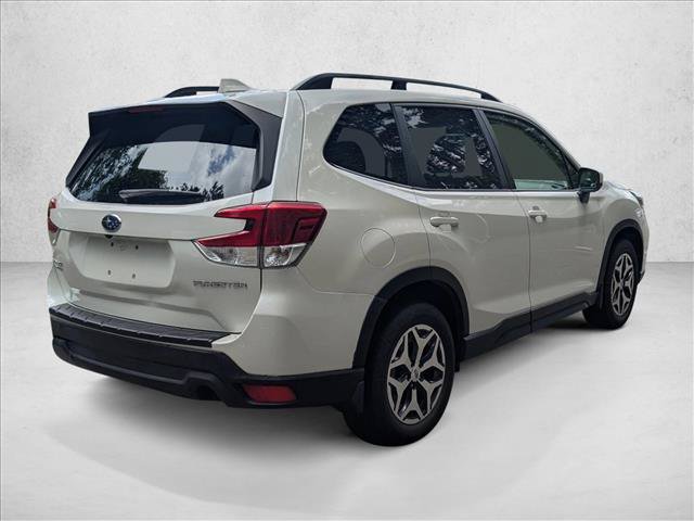 Used 2020 Subaru Forester Premium AWD/4WD image 6