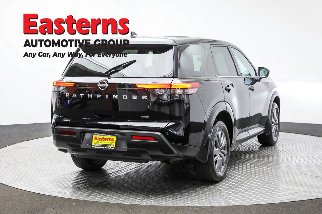 Used 2024 Nissan Pathfinder S image 5