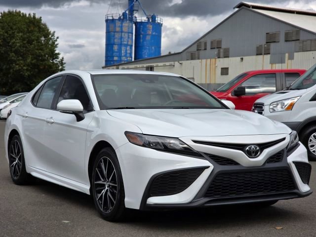 Used 2022 Toyota Camry SE