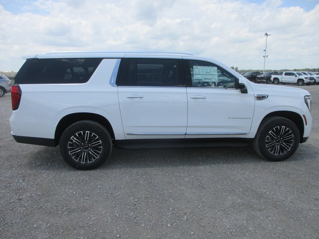 New 2026 GMC Yukon XL Elevation w/ Elevation Premium Package AWD/4WD image 3