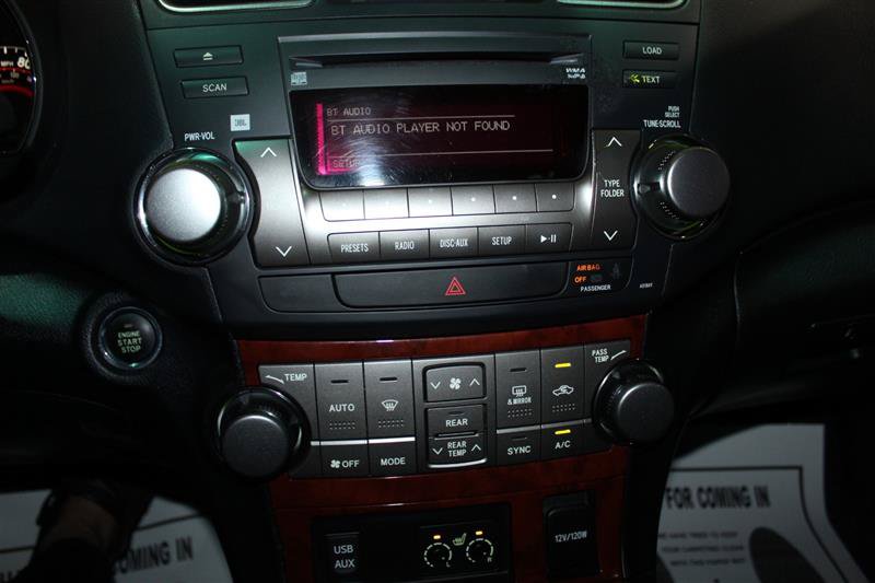 Used 2012 Toyota Highlander Limited w/ Tow Pkg AWD/4WD image 19