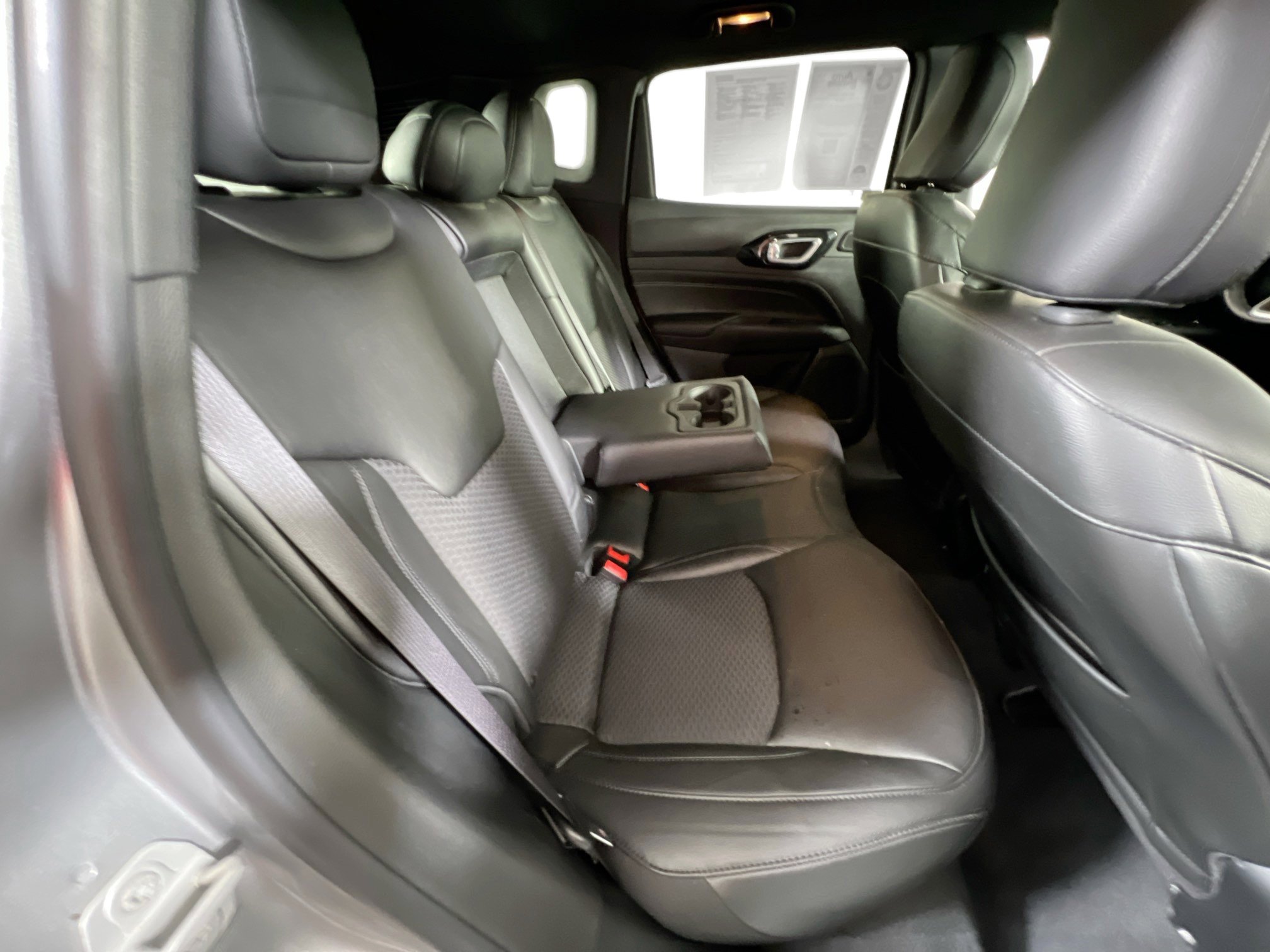 Used 2022 Jeep Compass Altitude w/ Sun and Sound Group image 27