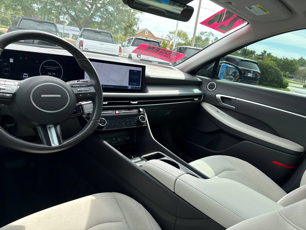 Certified 2024 Hyundai Sonata SEL w/ Convenience Package FWD image 24