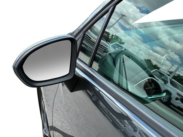 Used 2019 Chevrolet Cruze Diesel w/ Sun And Sound Package FWD image 10