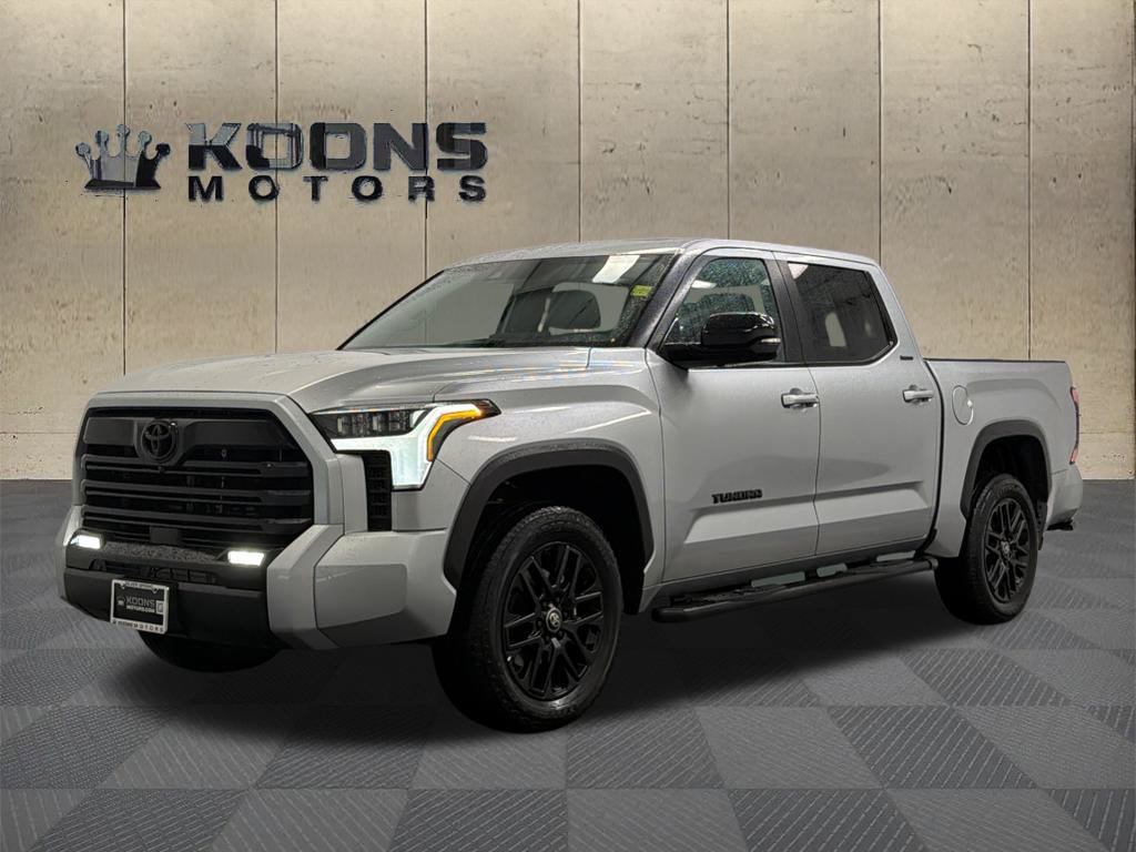 Used 2025 Toyota Tundra Limited AWD/4WD image 1