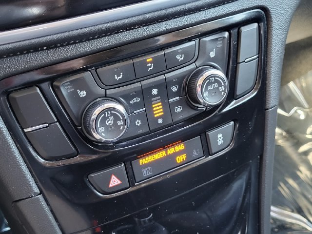 Used 2018 Buick Encore Essence FWD image 19