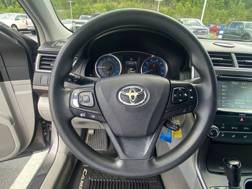 Used 2017 Toyota Camry LE w/ Moonroof Package FWD image 13
