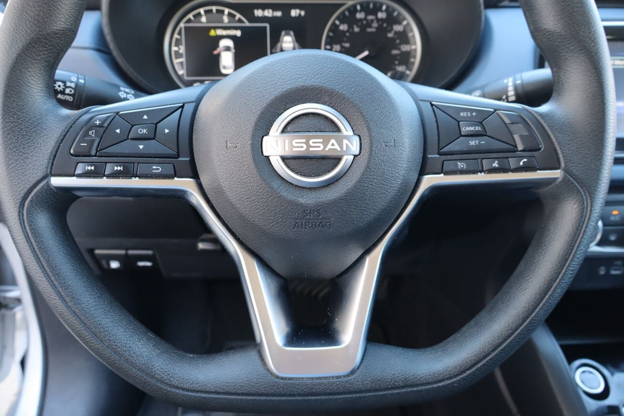 Used 2024 Nissan Versa SV FWD image 10