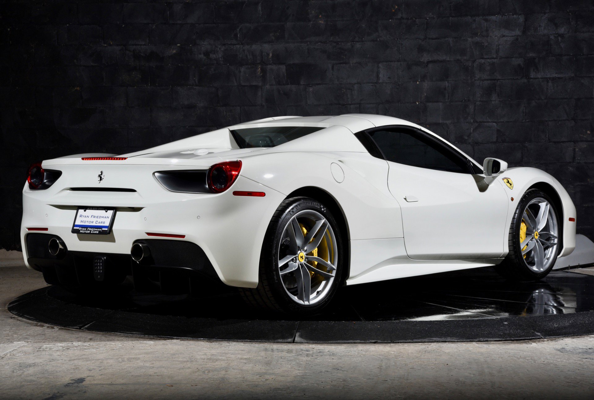 Used 2018 Ferrari 488 Spider image 30
