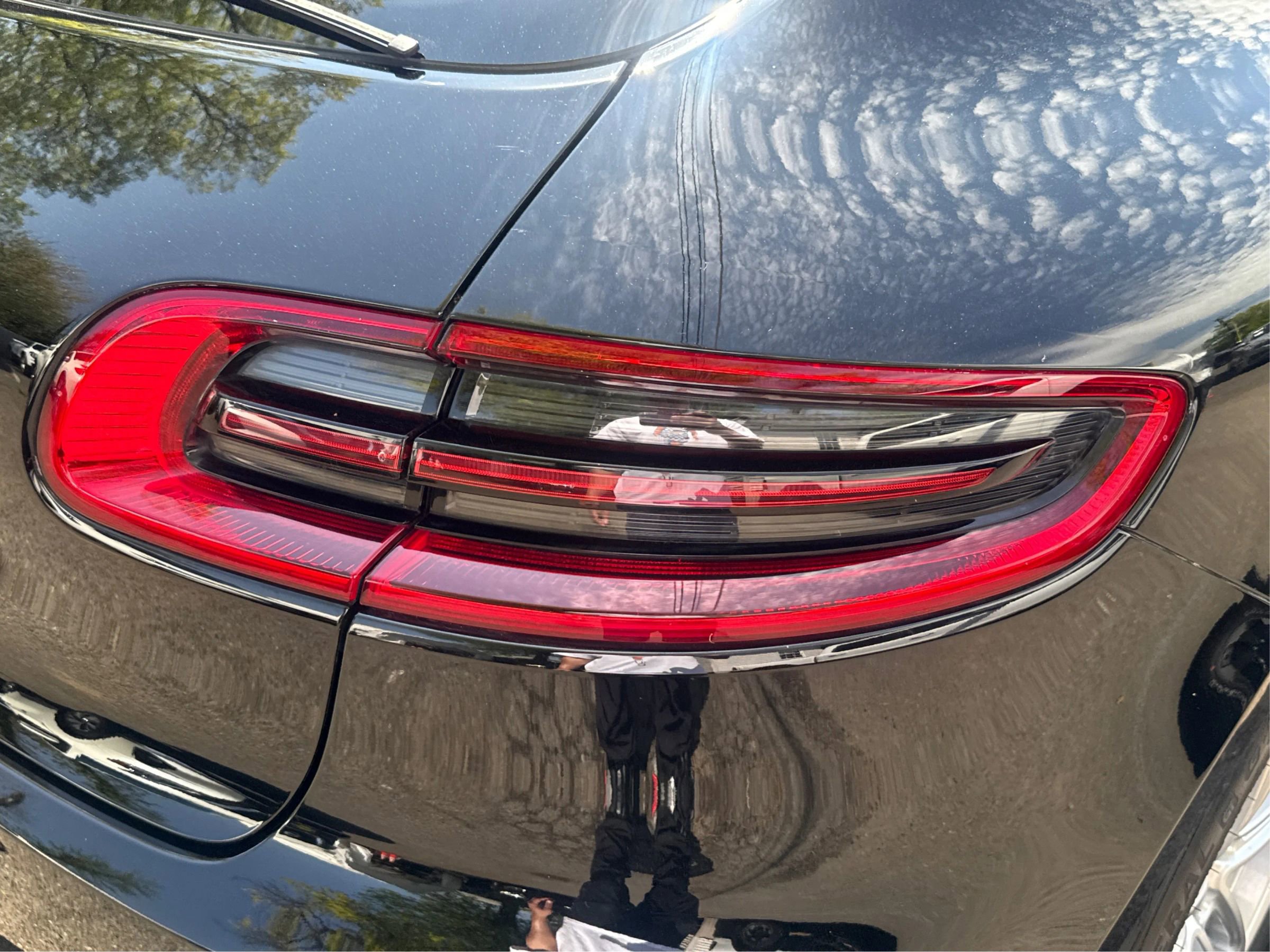 Used 2018 Porsche Macan Sport Edition AWD/4WD image 28