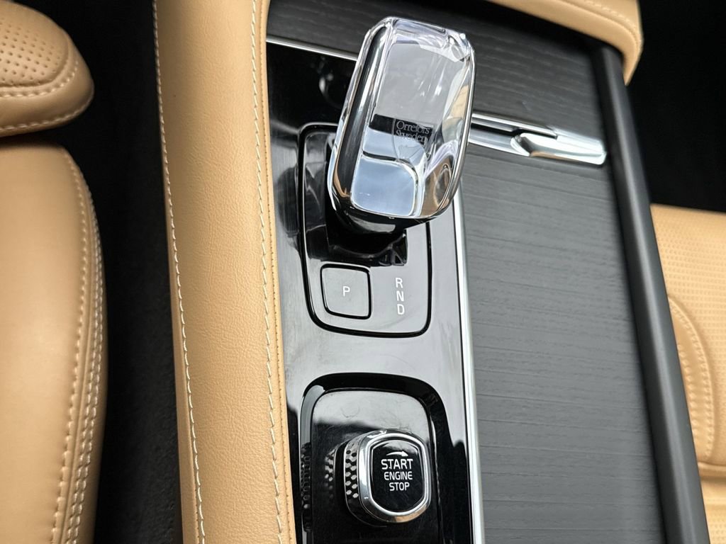 Used 2024 Volvo XC90 B6 Ultimate w/ Protection Package image 22