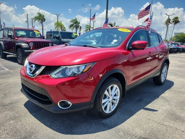 Used 2018 Nissan Rogue Sport SV w/ SV Technology Package FWD image 3