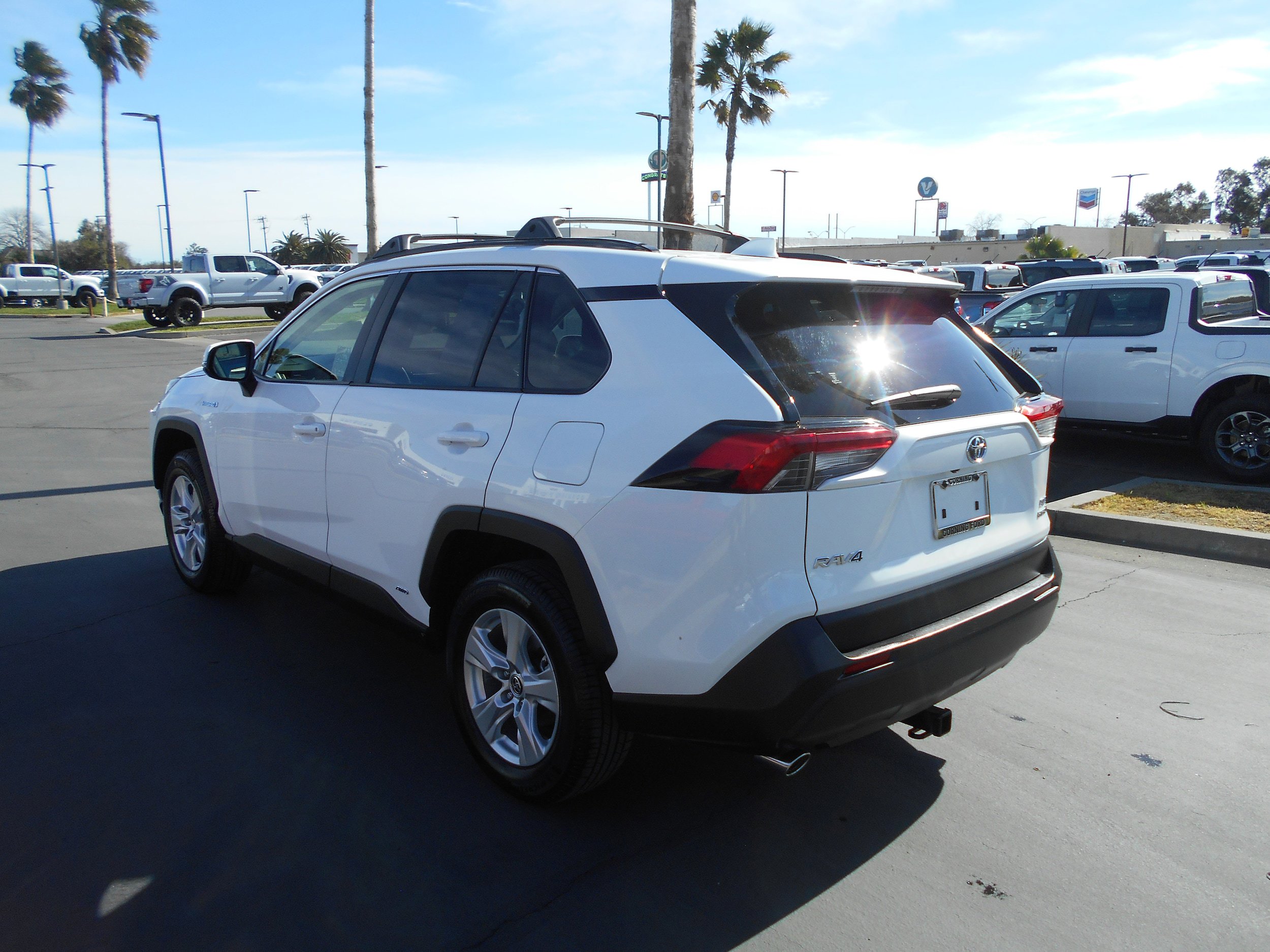 Used 2021 Toyota RAV4 XLE w/ Convenience Package image 5