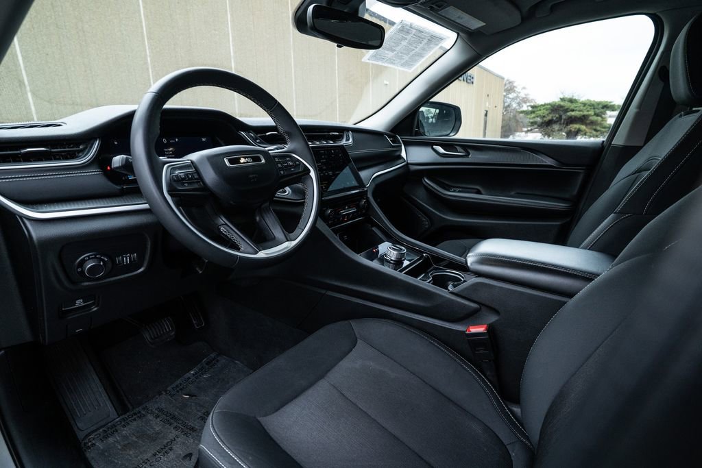 Used 2023 Jeep Grand Cherokee L Laredo w/ Trailer Tow Group (B) image 13