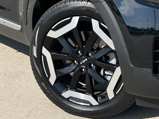 Used 2025 Kia Telluride S AWD/4WD image 9