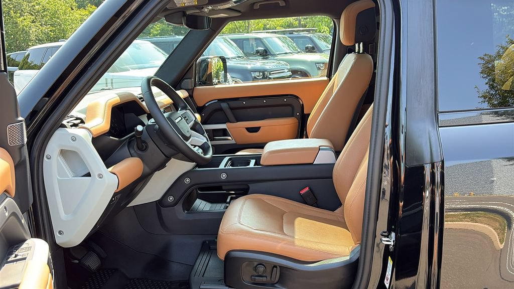 Used 2023 Land Rover Defender 90 S AWD/4WD image 9