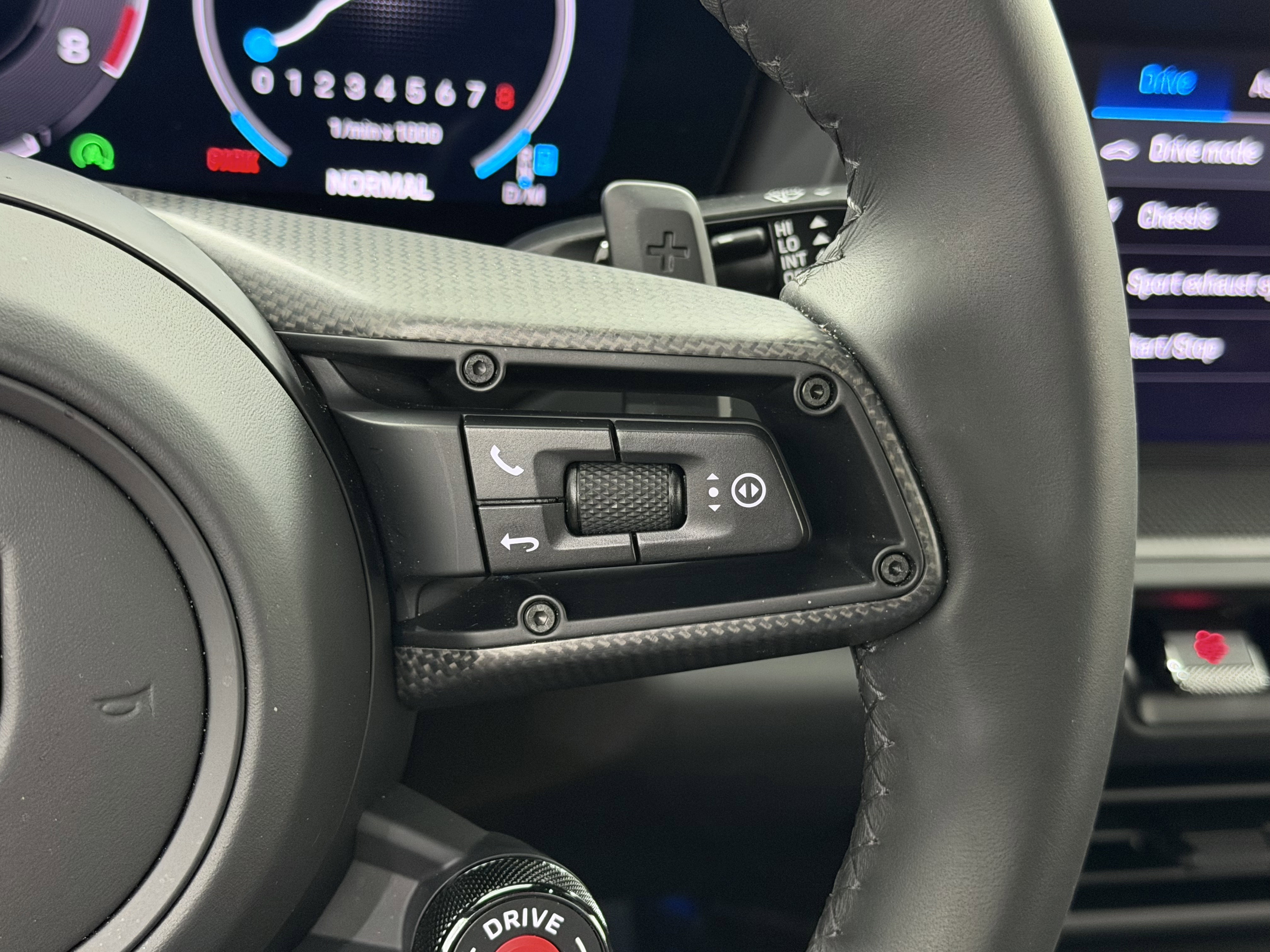 Certified 2025 Porsche 911 Carrera 4 GTS AWD/4WD image 51