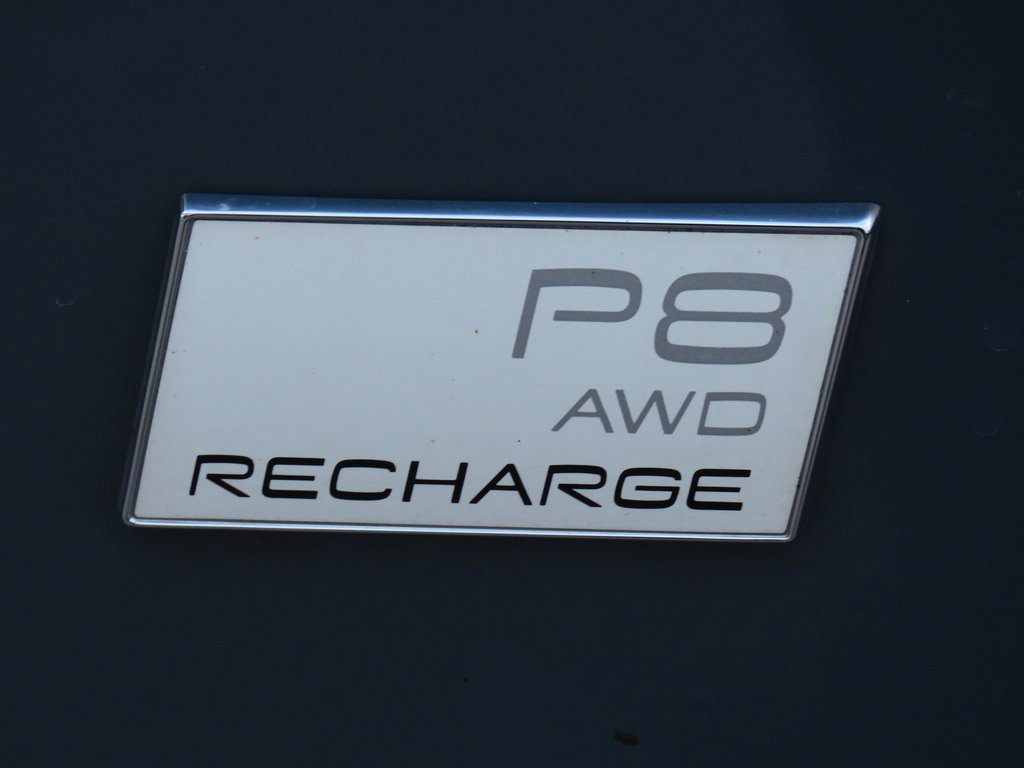 Used 2021 Volvo XC40 P8 Recharge image 17