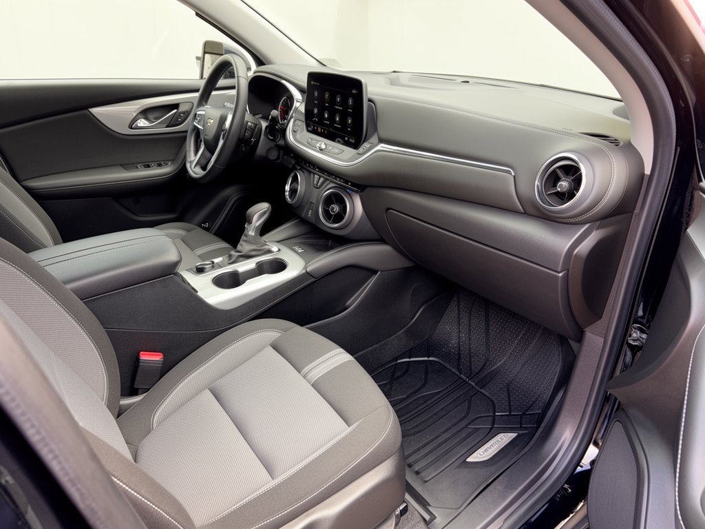 Used 2024 Chevrolet Blazer LT w/ Convenience Package FWD image 30