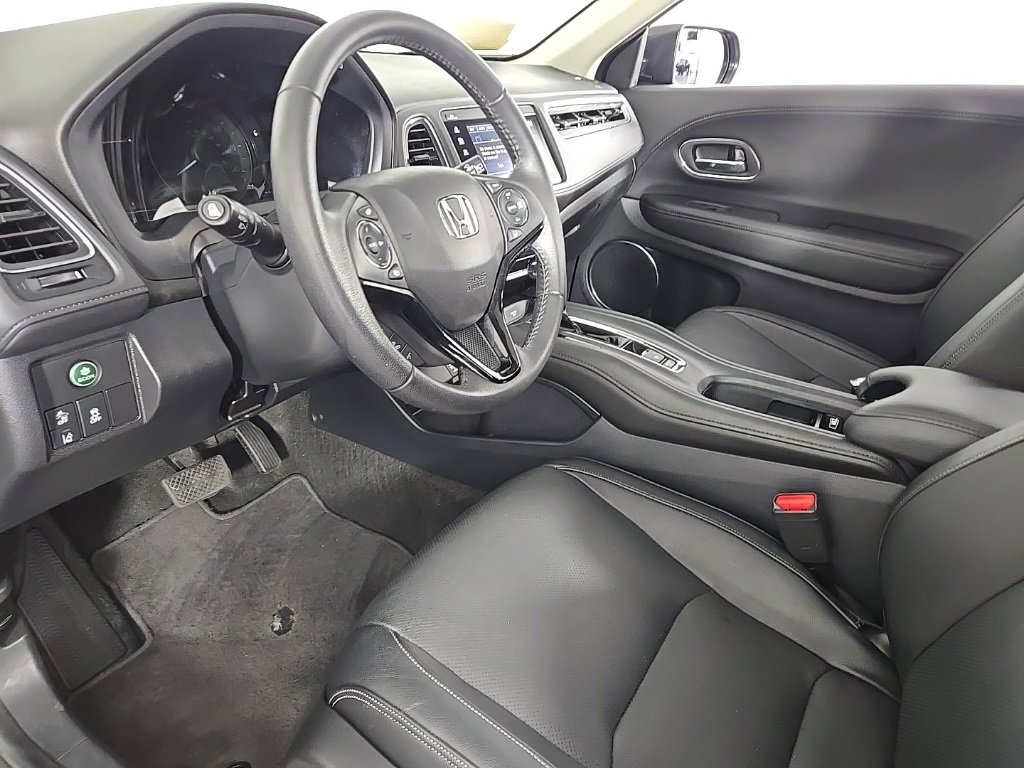 Used 2021 Honda HR-V Touring image 31