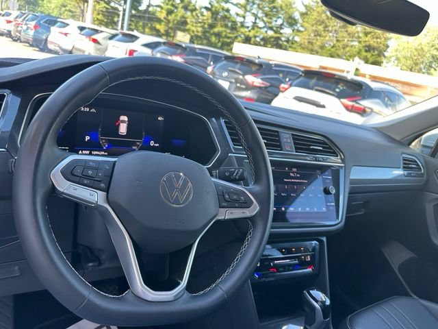 Used 2023 Volkswagen Tiguan SE AWD/4WD image 18