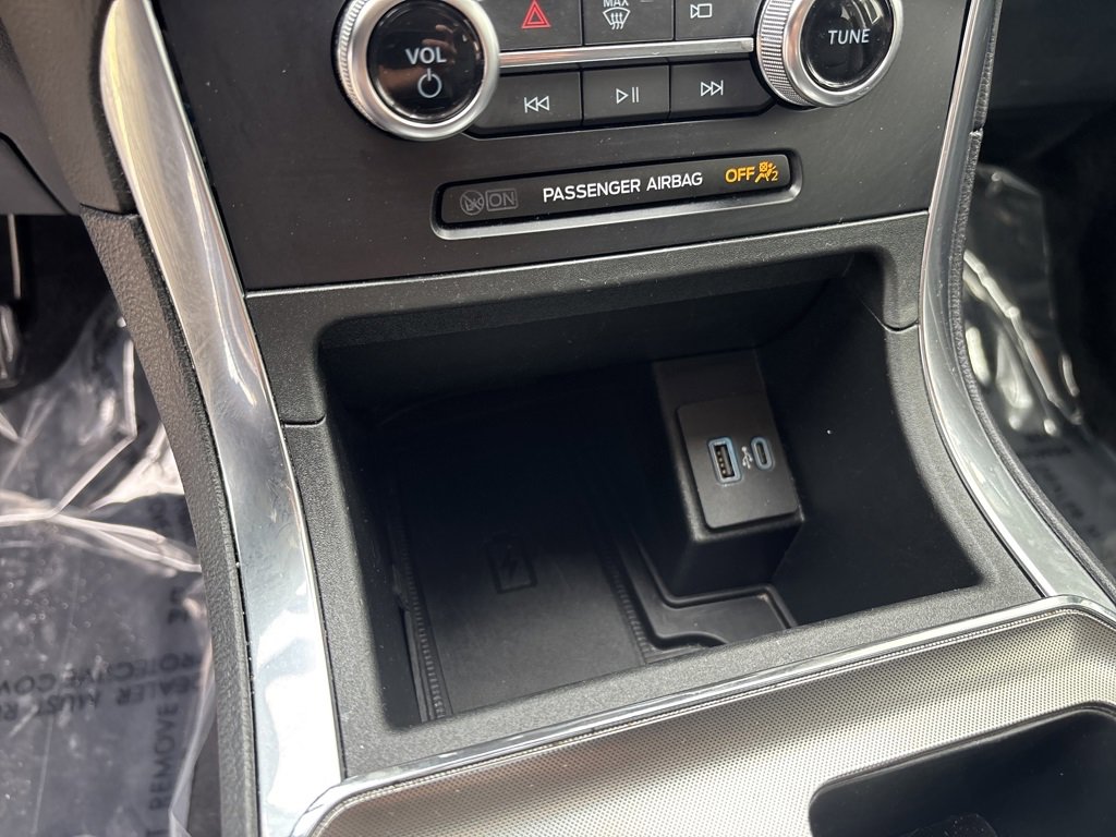 Used 2024 Ford Edge Titanium image 23