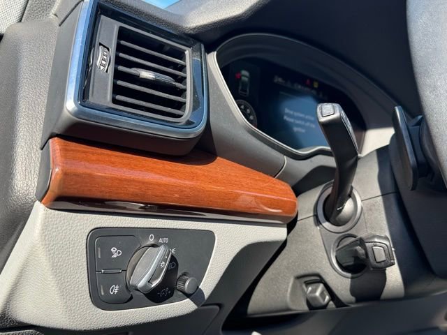 Used 2023 Audi Q5 2.0T Premium Plus w/ Premium Plus Package image 19