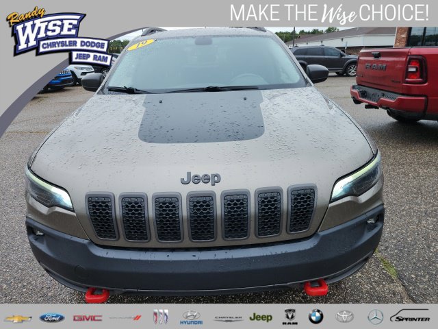 Used 2019 Jeep Cherokee Trailhawk w/ Comfort & Convenience Group AWD/4WD image 8