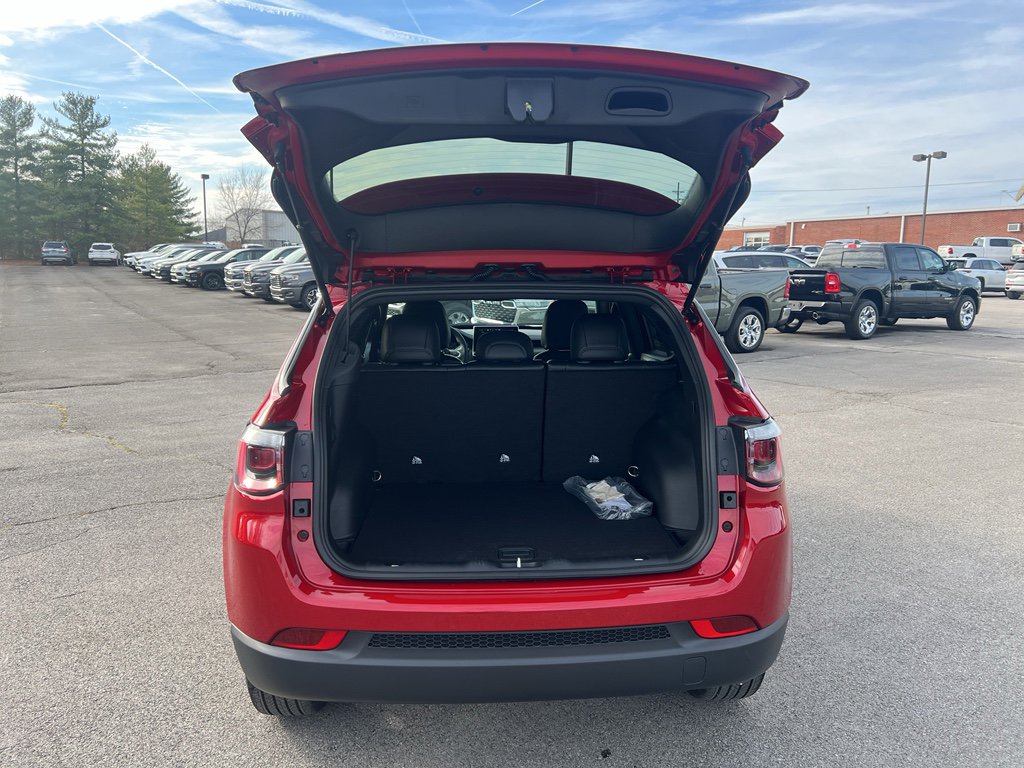 New 2026 Jeep Compass Latitude AWD/4WD image 17