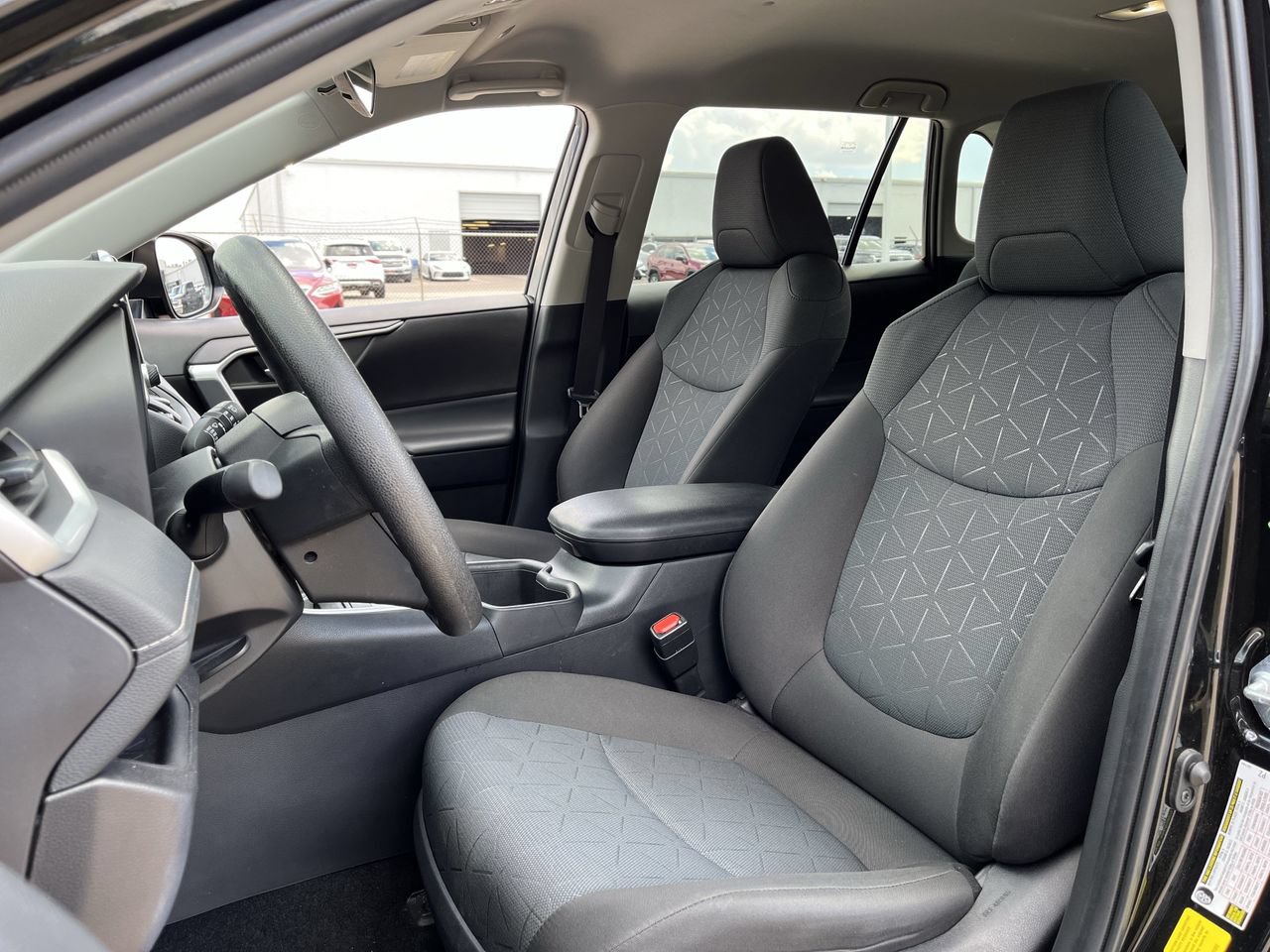 Used 2025 Toyota RAV4 XLE FWD image 23