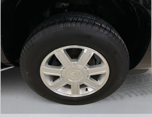 Used 2013 Cadillac Escalade AWD image 16