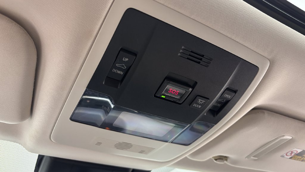 Used 2019 Lexus UX 200 w/ Accessory Package FWD image 29