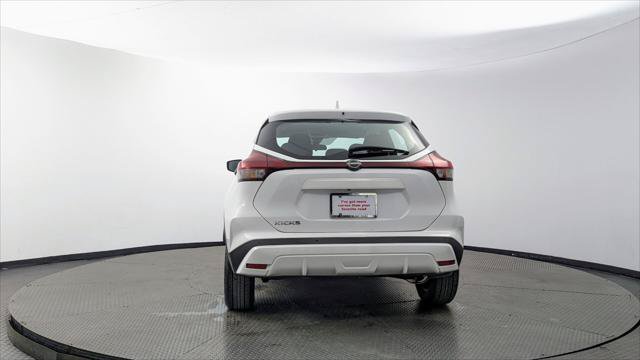 Used 2023 Nissan Kicks S FWD image 7