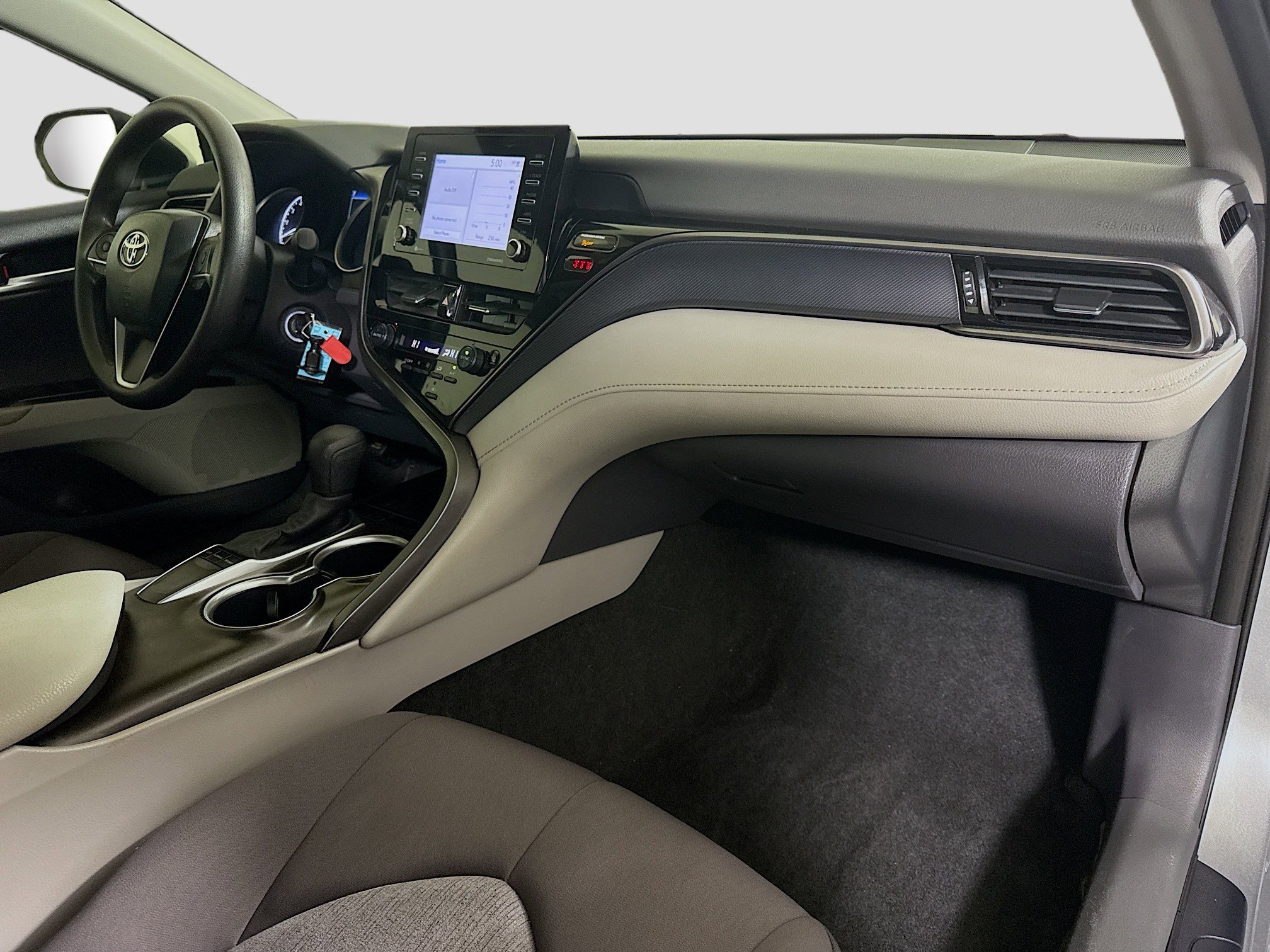 Used 2024 Toyota Camry LE image 29