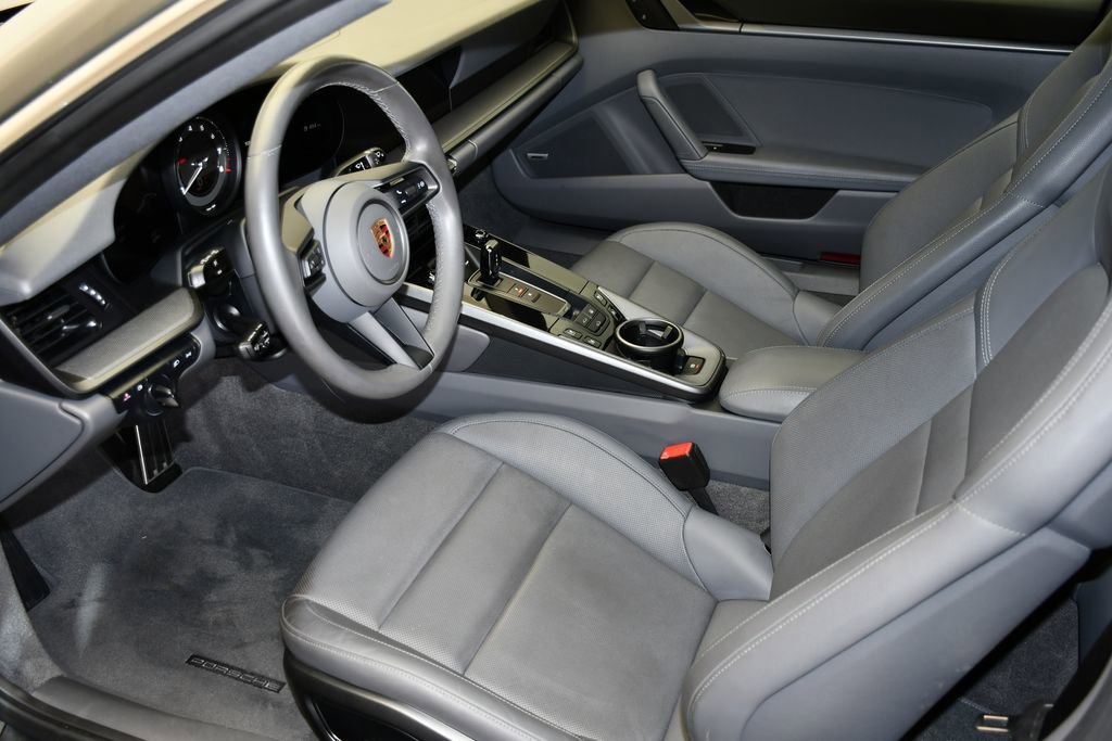 Certified 2024 Porsche 911 Carrera RWD image 4