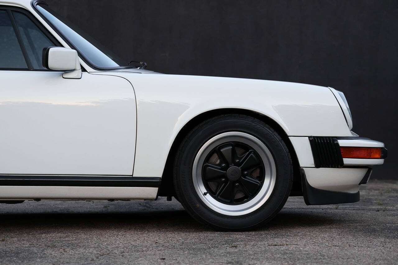 Used 1989 Porsche 911 Carrera RWD image 10