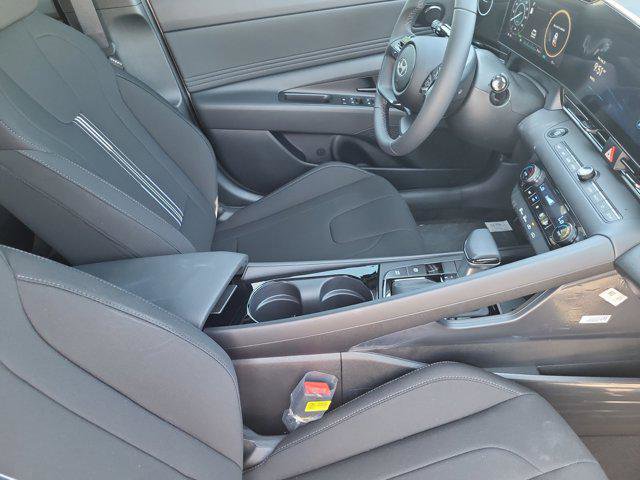 New 2025 Hyundai Elantra SEL FWD image 19