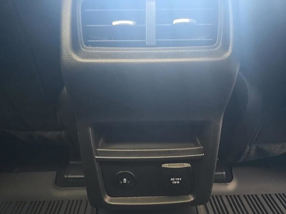 Used 2023 Ford Edge SEL w/ Convenience Package image 35