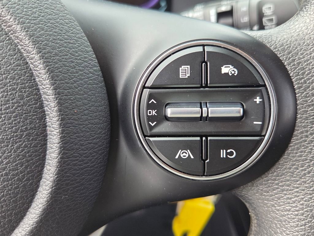 Used 2025 Kia Soul LX image 23