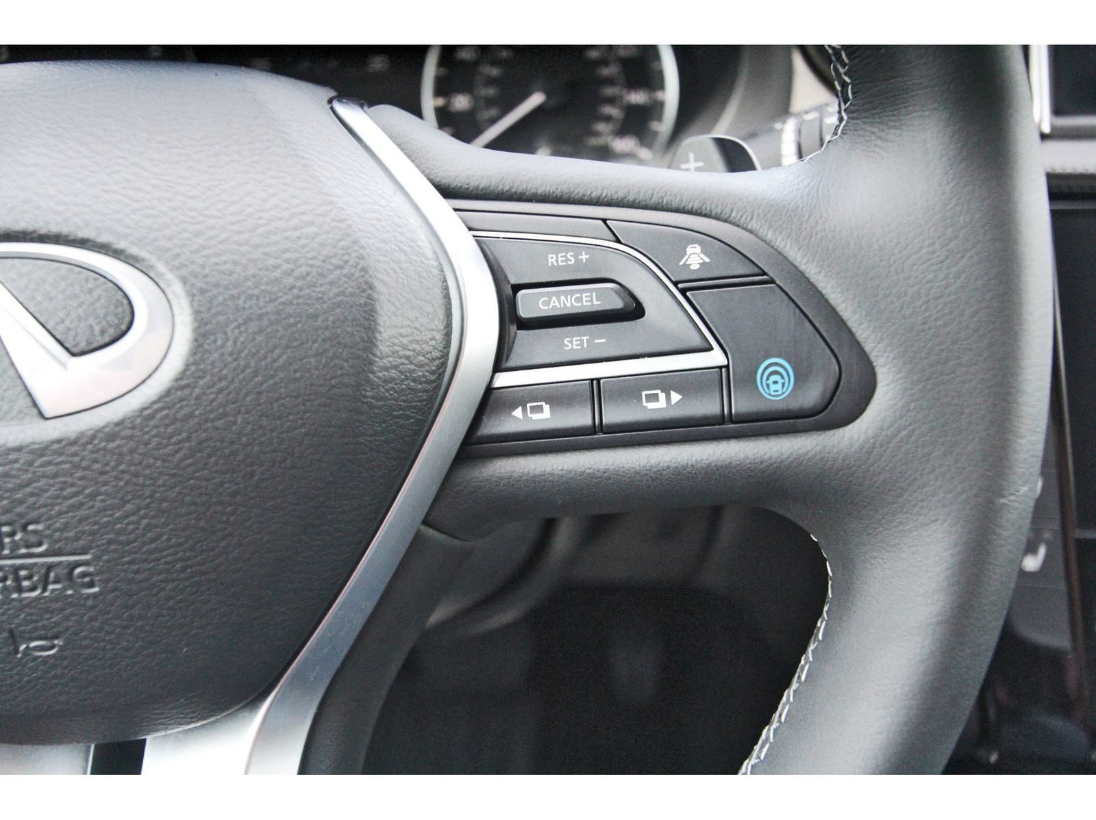 Used 2025 INFINITI QX50 Luxe AWD/4WD image 16