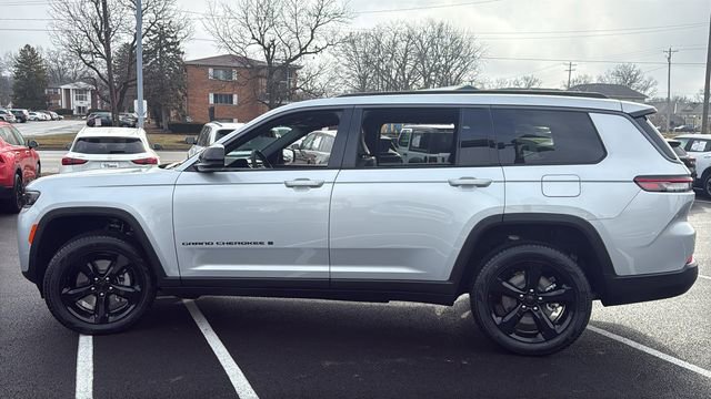 New 2026 Jeep Grand Cherokee L Limited w/ Limited Altitude Package AWD/4WD image 5