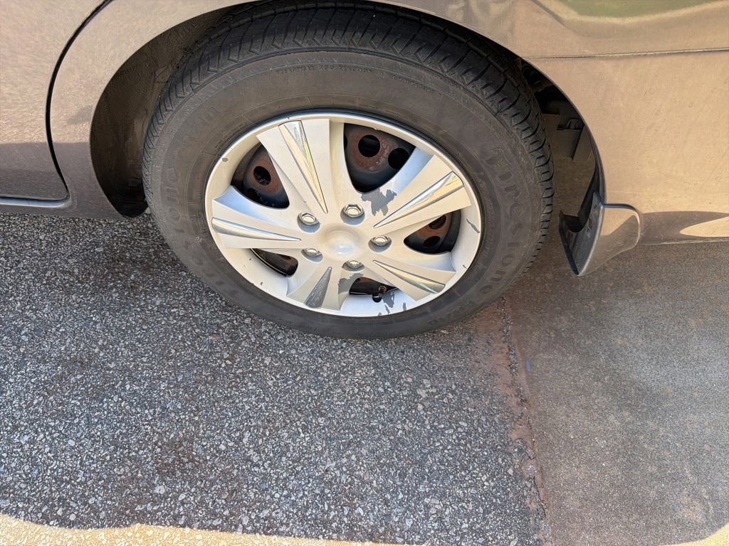 Used 2015 Nissan Versa S FWD image 12