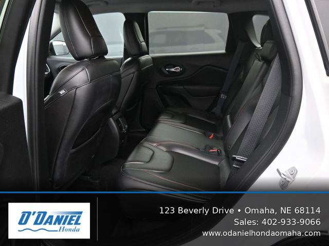 Used 2019 Jeep Cherokee Trailhawk w/ Cold Weather Group AWD/4WD image 35